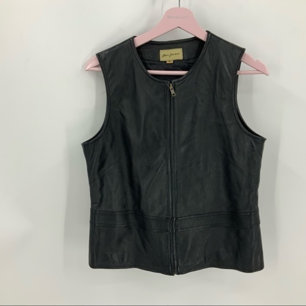 Rem Garson Women’s leather zip up vest M